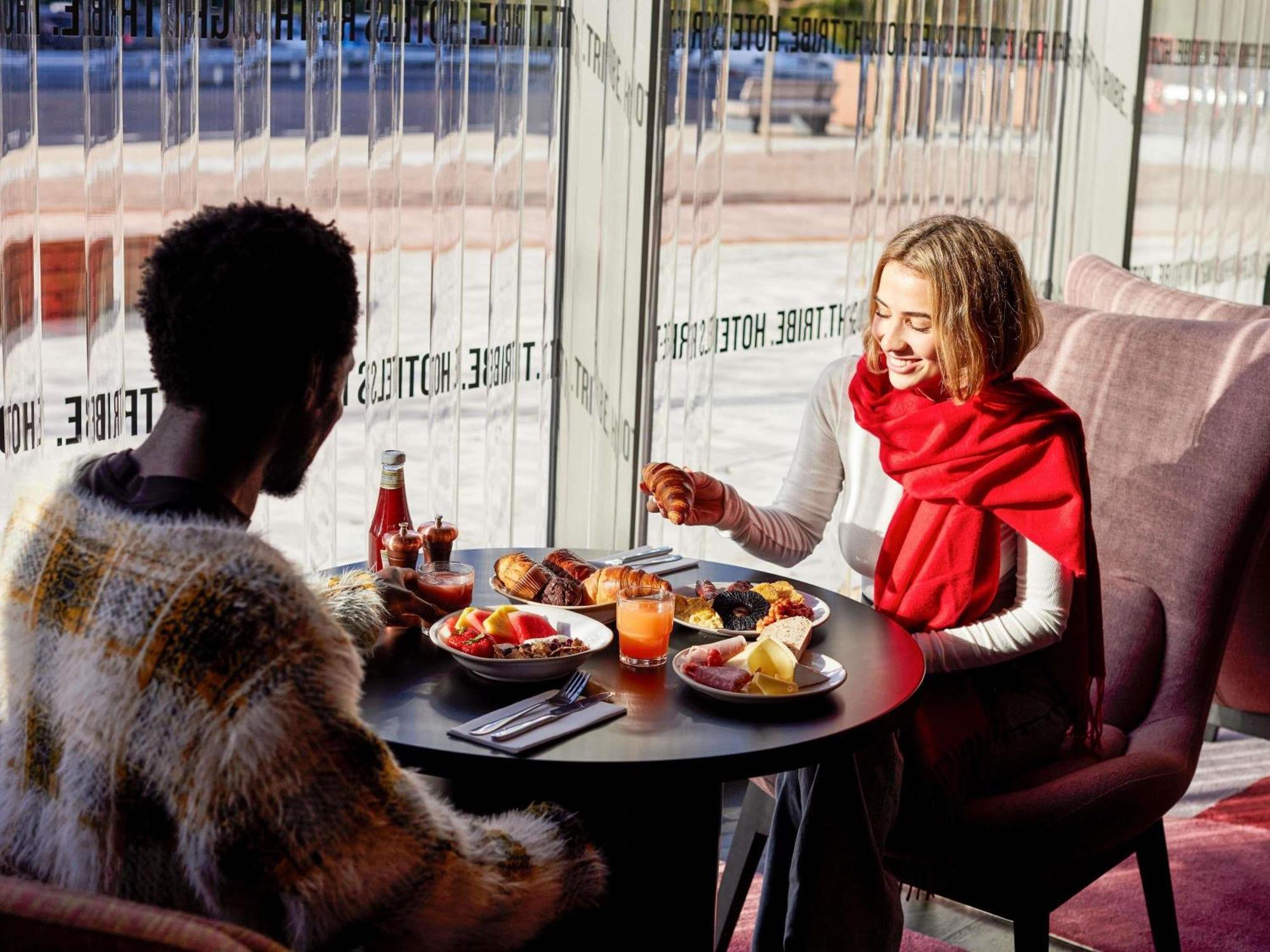 Tribe Manchester Airport By Accor Гейл Екстер'єр фото